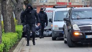 Няколко души са задържани при специализирана полицейска операция в Казанлък