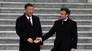На кое сантиментално място Макрон смята да отведе китайския президент Си Цзинпин