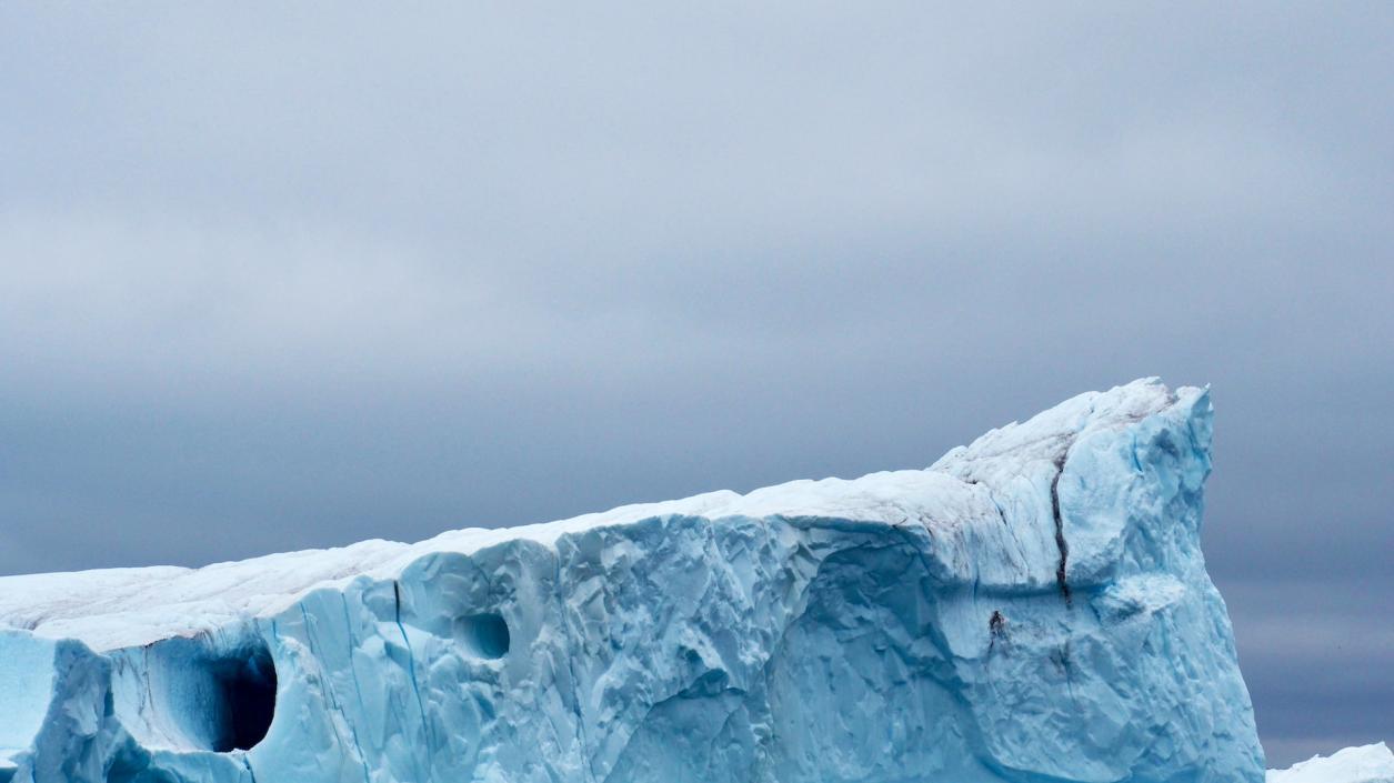 Антарктическият лед се топи с рекордна скорост