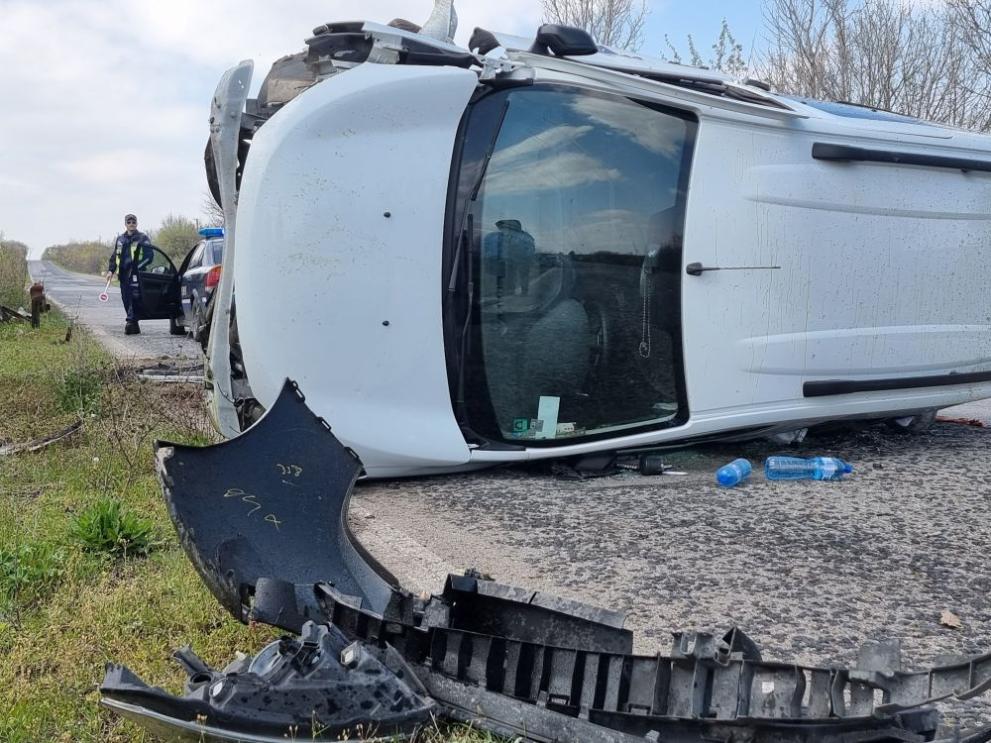 Водач на бус катастрофира в ранния следобед на пътя Пловдив-Хасково.