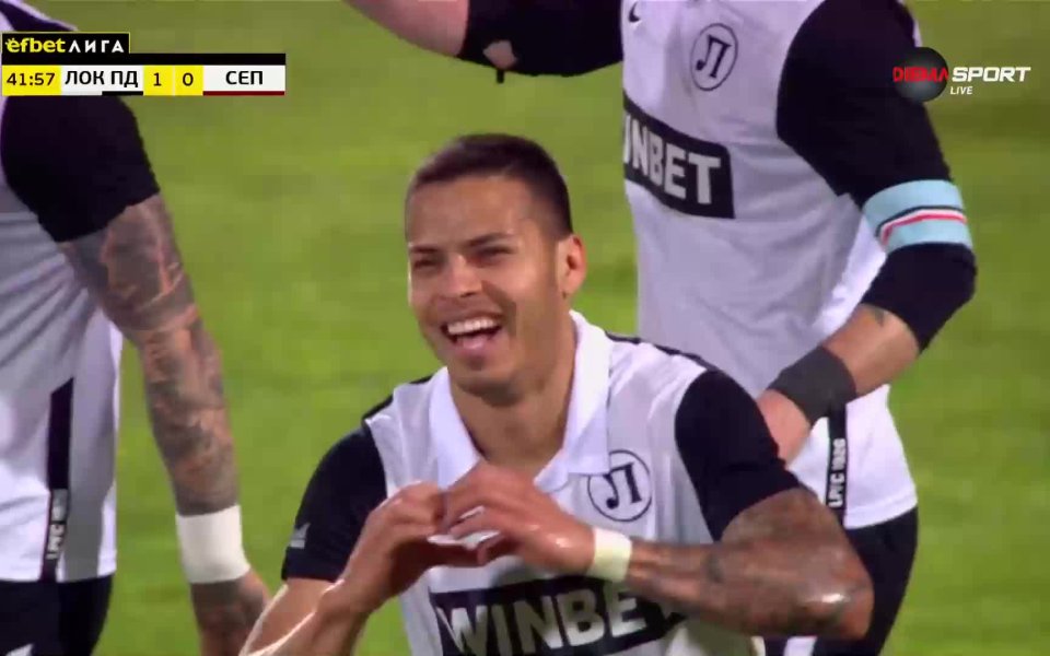 В 43-ата минута Джовани подаде отлично в предни позиции и