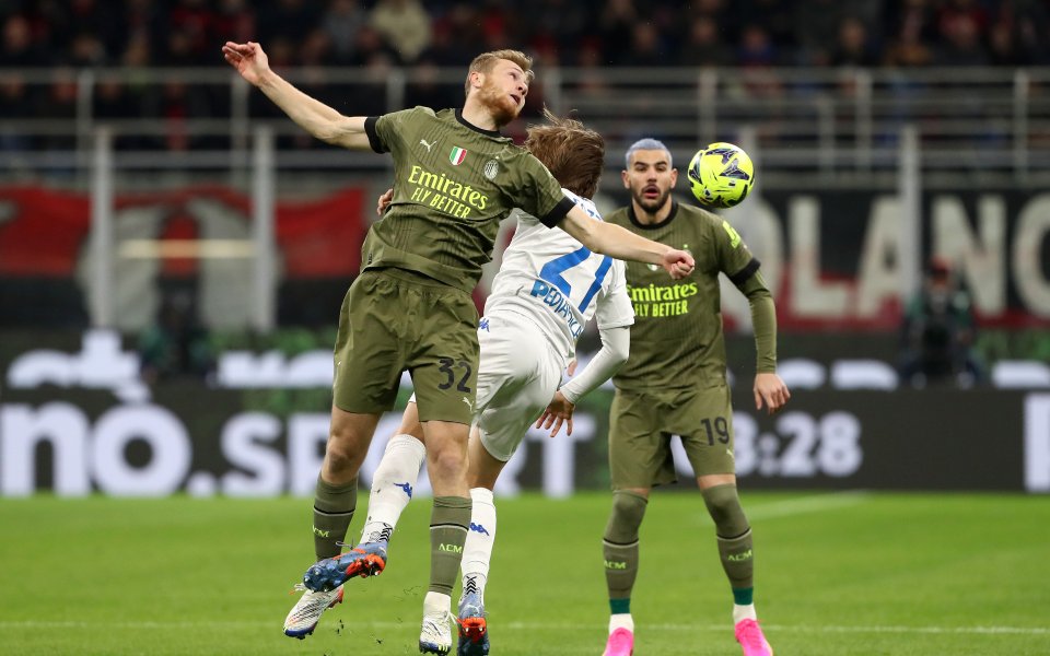 Милан и Емполи играят при резултат 0:0 в мач от 29-я