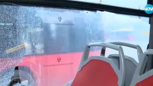 Мъж е хвърлил камък по автобус превозващ хора в Перник