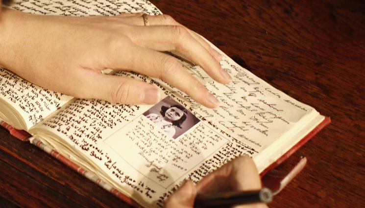 Анне Франк - НЕДОВОЛСТВО: Иззеха книга за Анне Франк, омаловажавала Холокоста