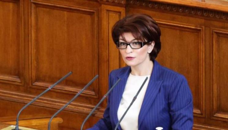 деси - Атанасова: От ГЕРБ не позволихме да се превърнем нито в жертва, нито в палач