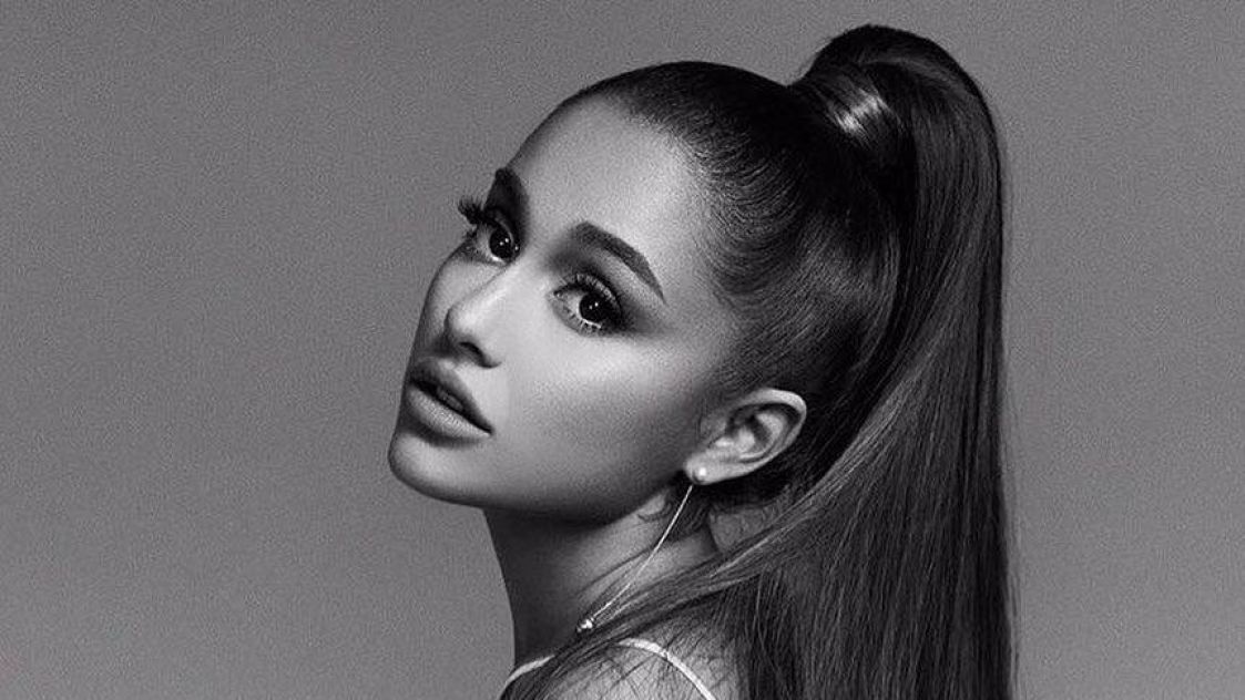 Ariana Grande изпя "Baby I" с лондонския оркестър