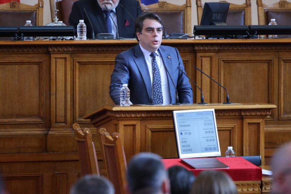  Асен Василев 