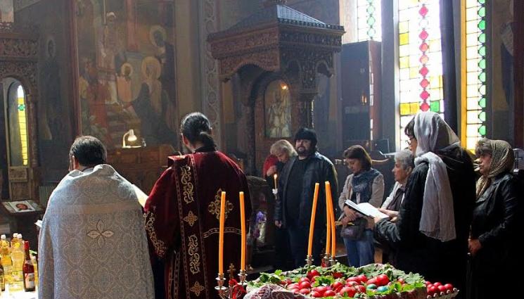 Великден - ЧУДЕСА И ВЯРА: Внасяме яйца в храма от разпети петък