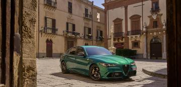 <p>Alfa Romeo Stelvio Quadrifoglio</p>