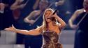 Селин Дион отново запя: Певицата излезе на сцената за откриването на Олимпиадата