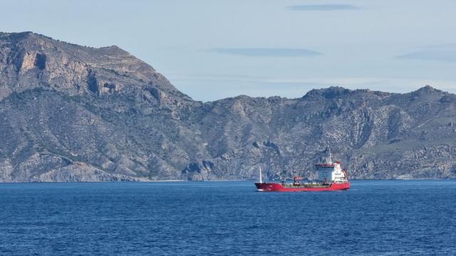 Българският полярен кораб пристигна в Картахена (СНИМКИ)