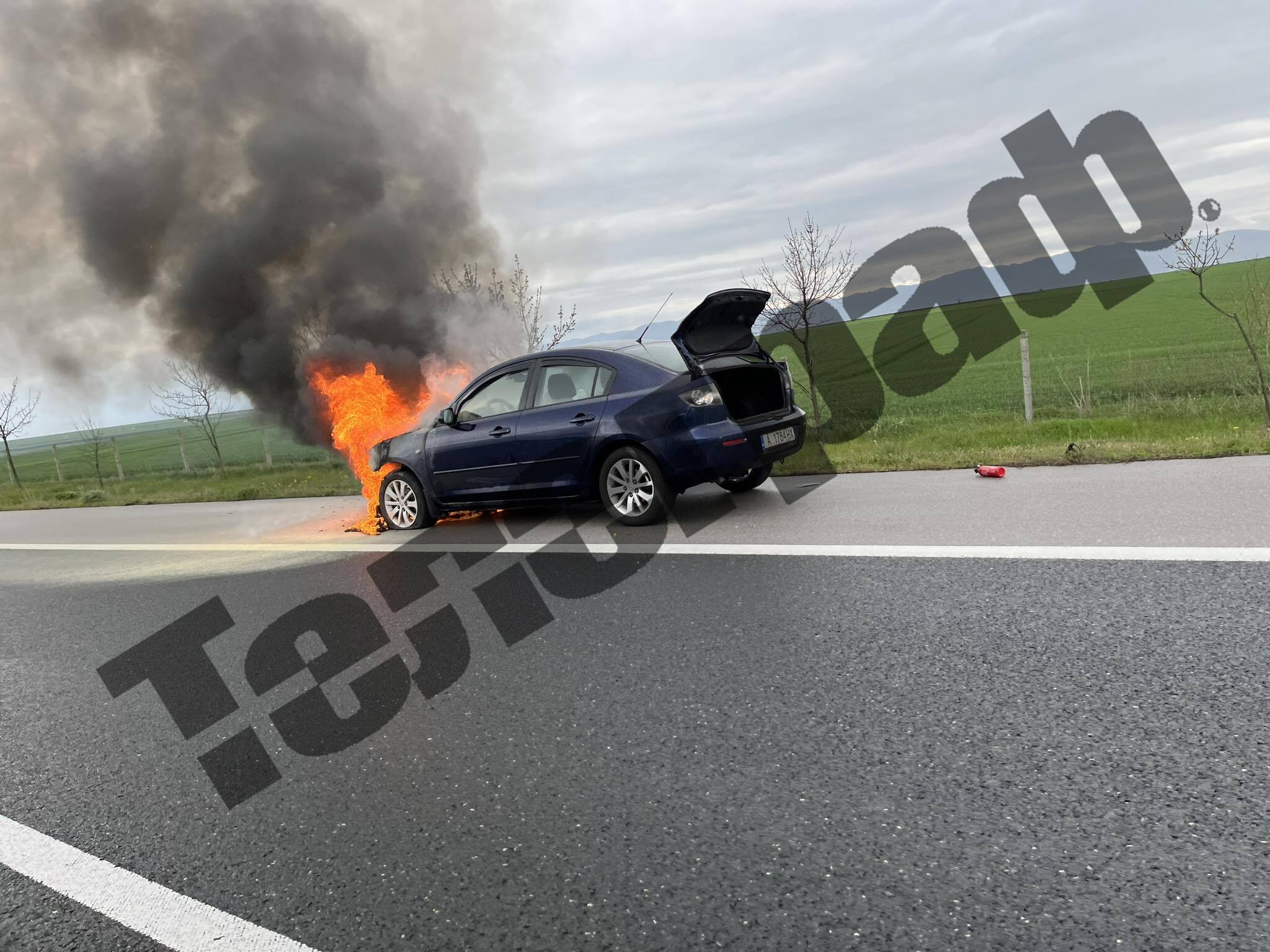 изгоряла кола