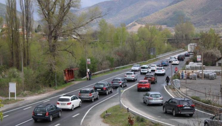 коли - ГОЛЯМОТО ЗАВРЪЩАНЕ: След края на почивните дни, шофьори се запътиха към столицата