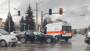 Тежка катастрофа между два автомобила на кръстовище в София Това