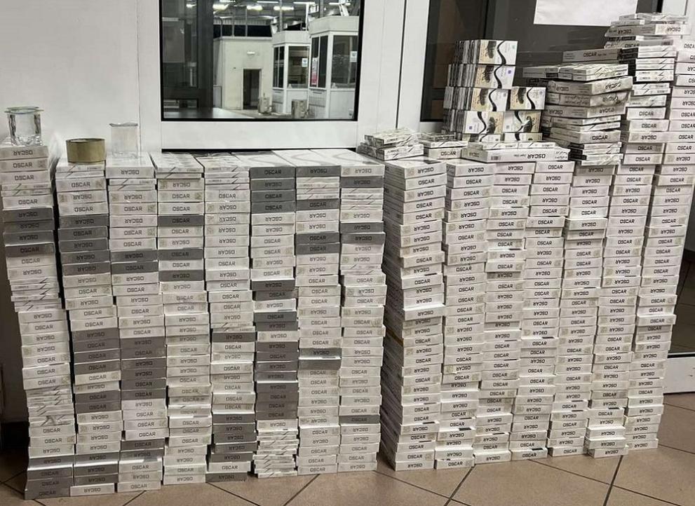 4980 кутии контрабандни цигари бяха задържани от митнически служители на