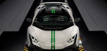 <p>Lamborghini Huracan 60th edition</p>