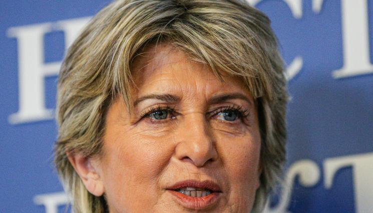 Весела Лечева - Министърът на младежта и спорта Весела Лечева поздрави медалистите от борбата