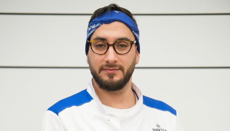 Виктор Ковачев Hells Kitchen - MADE IN BULGARIA: Виктор от Hell's Kitchen въртял кючек в центъра на Лондон! (ВИДЕО)