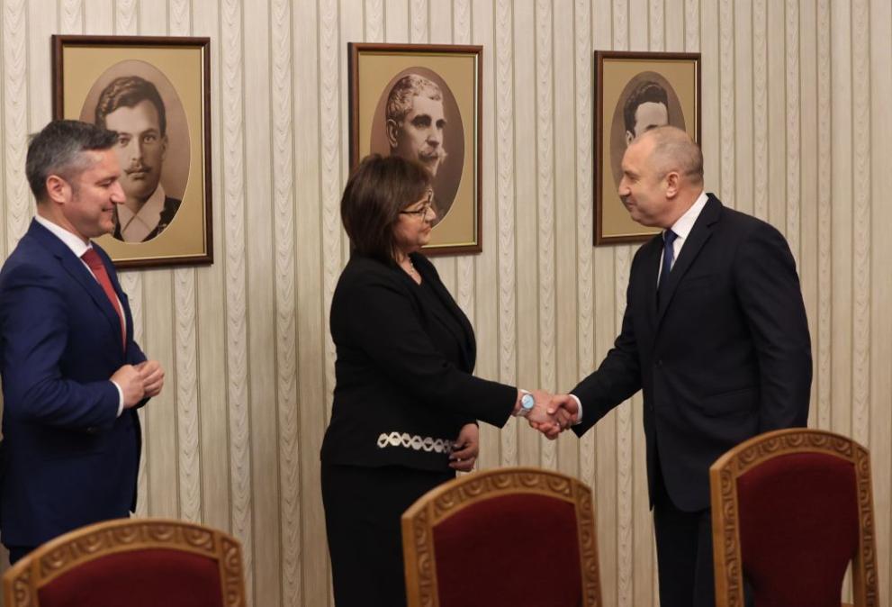  Корнелия Нинова 