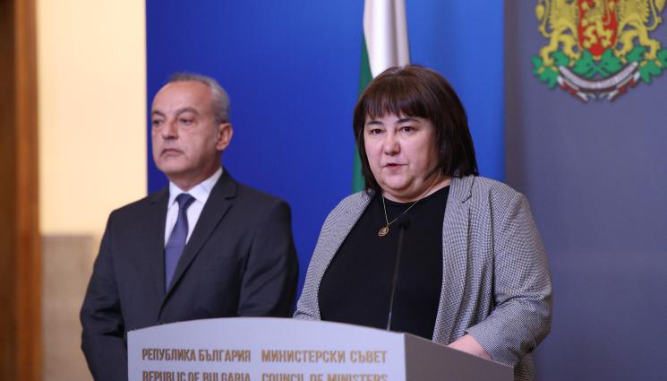 Гълъб Донев Росица Велкова - БЮДЖЕТ 2023: Кабинетът даде заден за вдигането на данъците