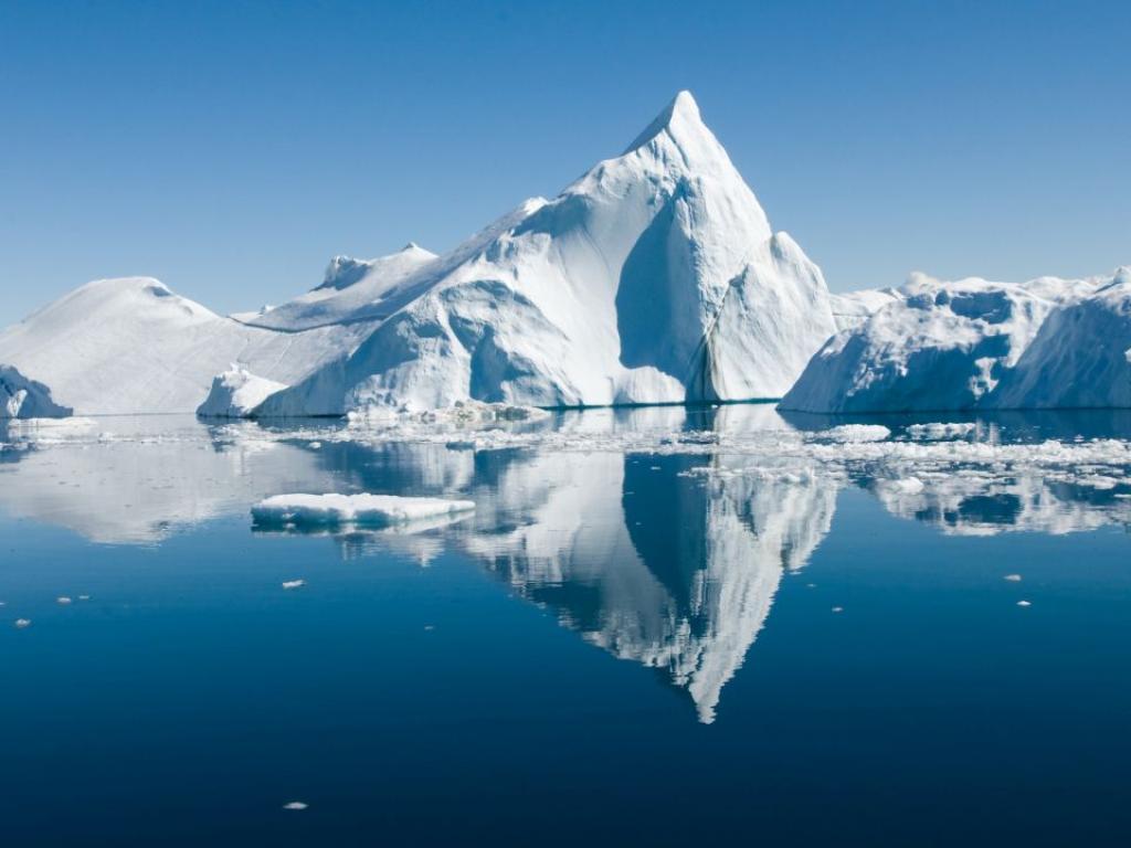 През 2016 г в морския лед на Антарктида в морето