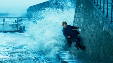 Ed Sheeran се бори с вълните на депресията в "Boat"