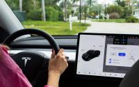 Tesla интериор