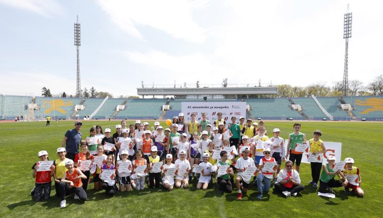 Николина Щерева награди младите таланти в София - Олимпийска вицешампионка в атлетиката награди младите таланти в София