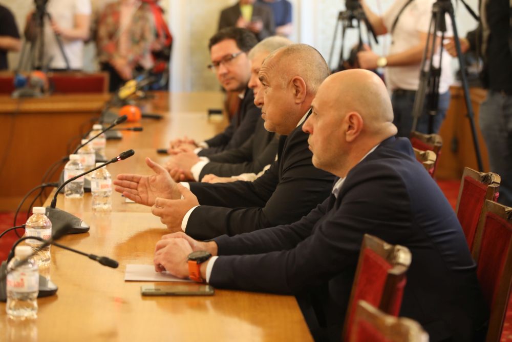 Лидерската среща между ГЕРБ-СДС и ПП-ДБ