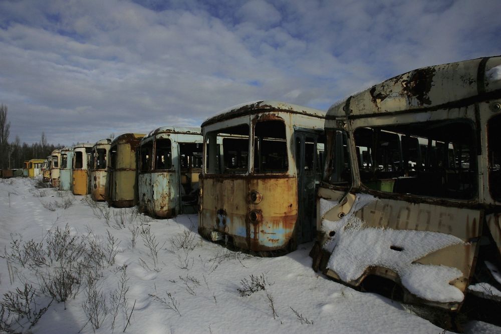 Близо 300 хиляди души са принудени да напуснат домовете си.