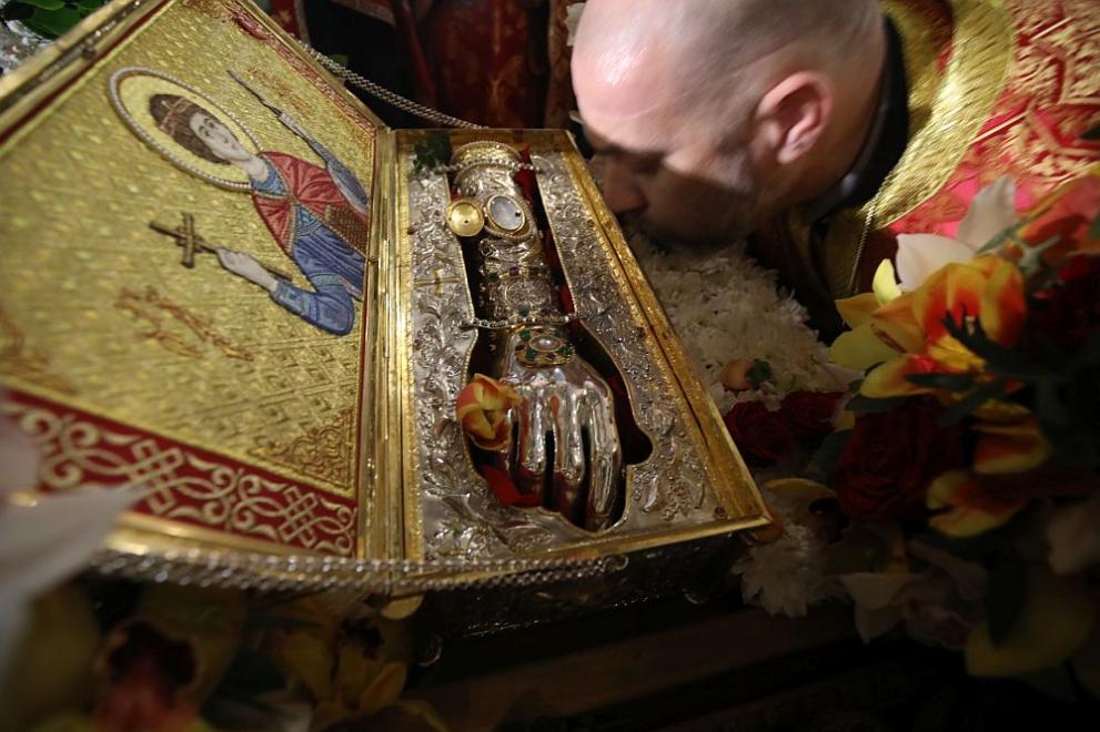 Частица от чудотворните мощи на Св. Георги вече е в България (СНИМКИ ...