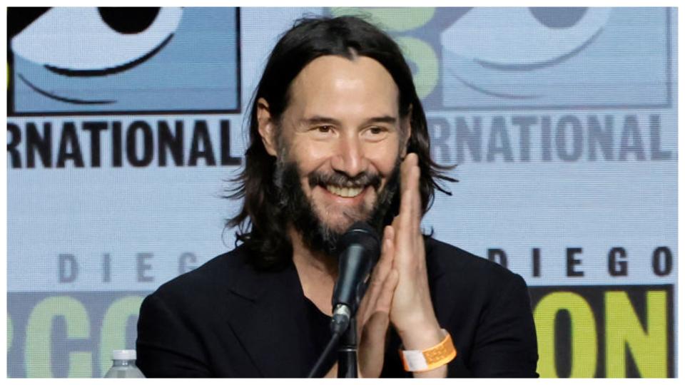 Ах, Киану Рийвс… Обожаваме го. Интернет го обожава. И как