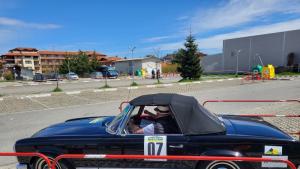 Ретро автомобили украсиха град Самоков На паркинга на спортна зала