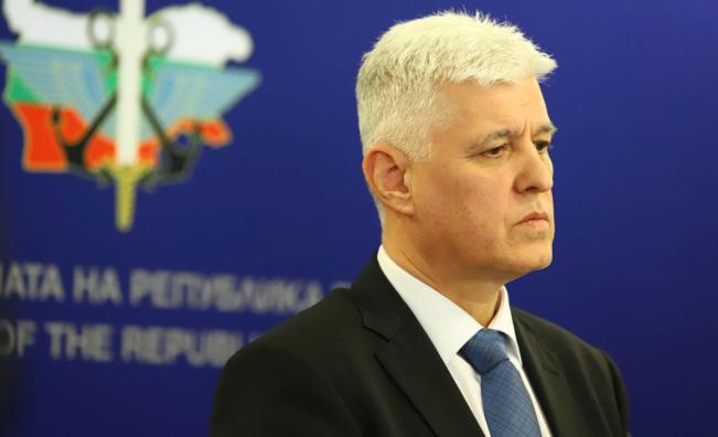<p>Военният министър обясни каква е обстановката в &bdquo;Безмер&ldquo;</p>