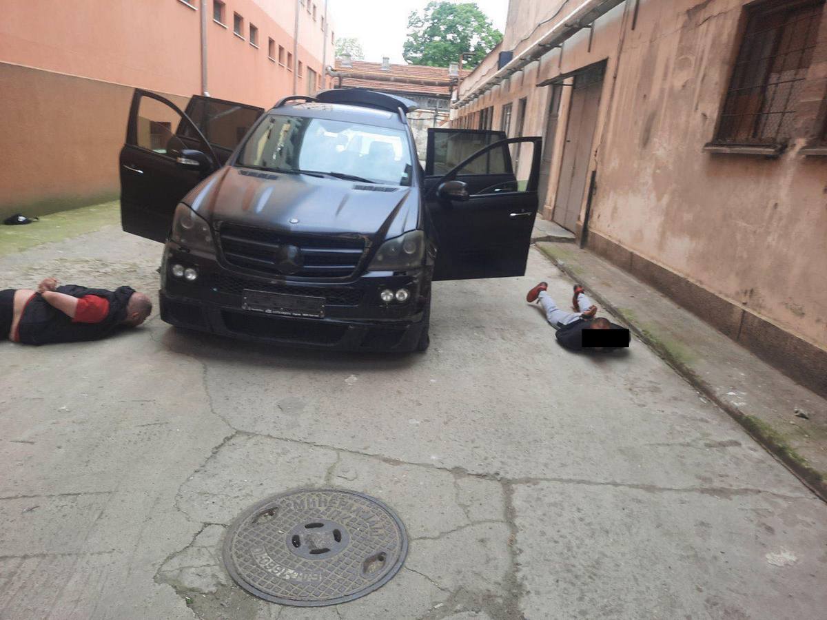 Мерцедес затвор