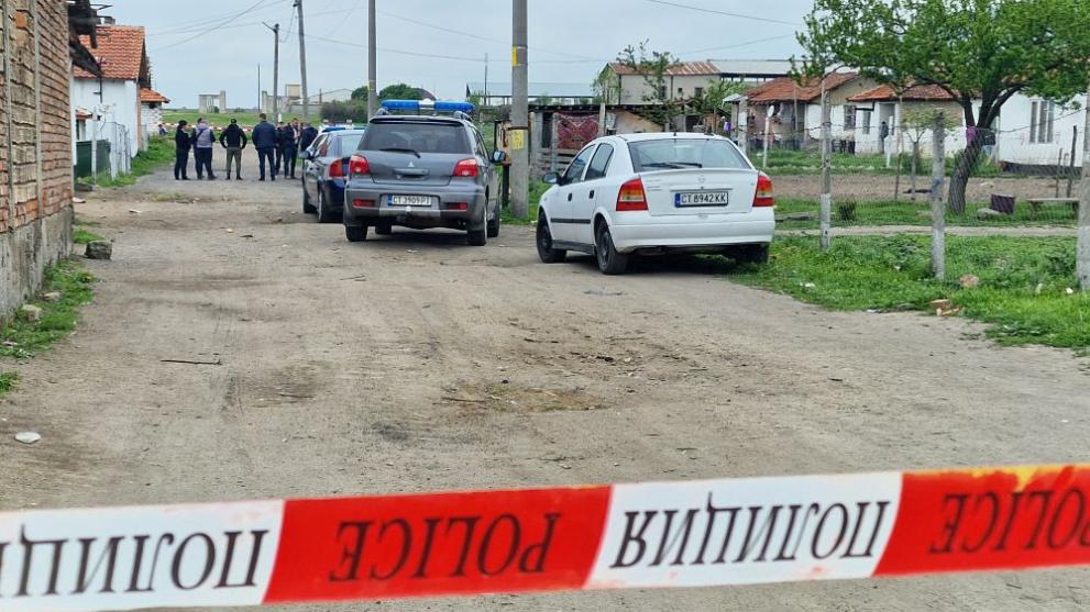 Отново свада и побой в ромската махала в село Манолово.