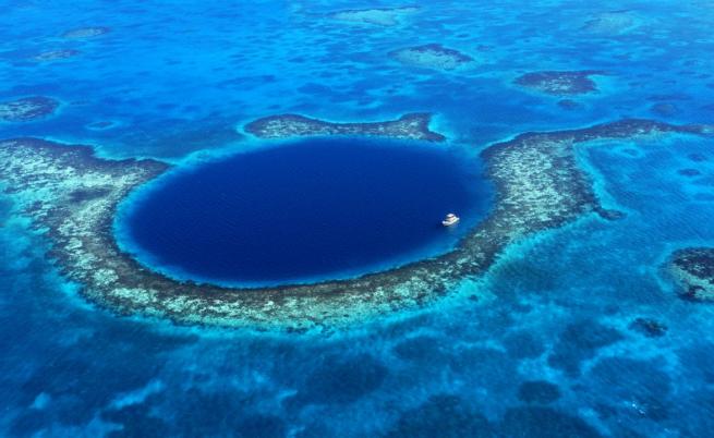 Мистериозният свят на сините дупки: Какво се крие в тях