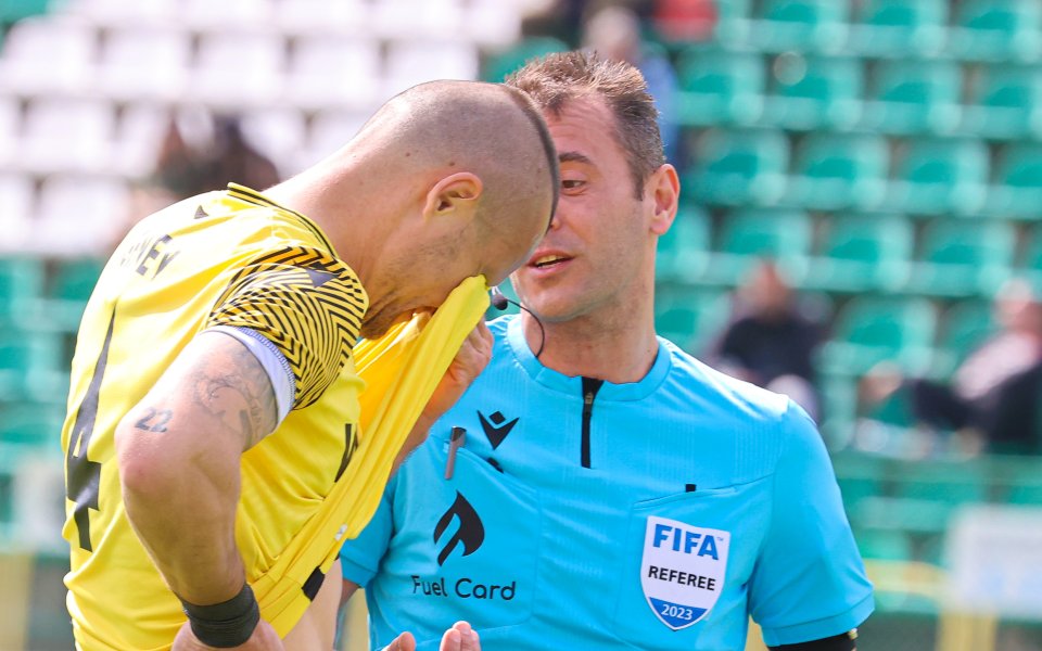 Капитанът на Ботев Пловдив – Виктор Генев, получи деветия си