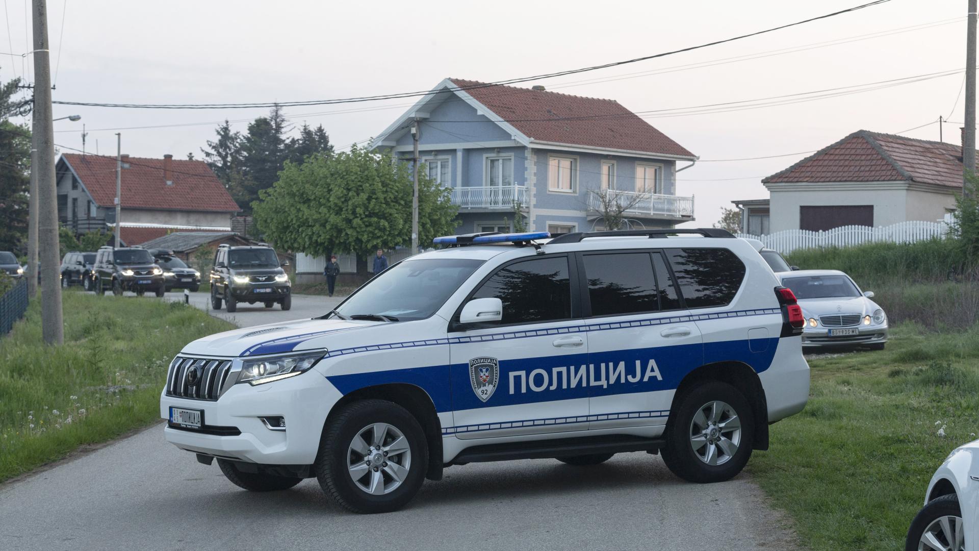 Полицията в Сърбия арестува декана на медицинския факултет в Нови