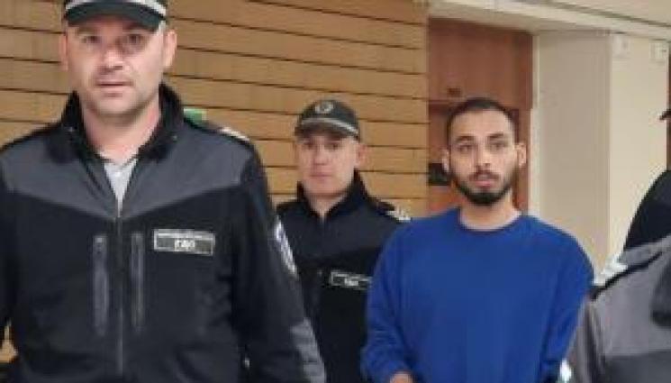 Антон - НОВО 20: 19-годишният Антон отрича да е убил и натъпкал в куфар майка си