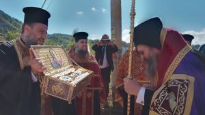 Чудотворната десница на Св Георги Победоносец пристигна в Перник Множество