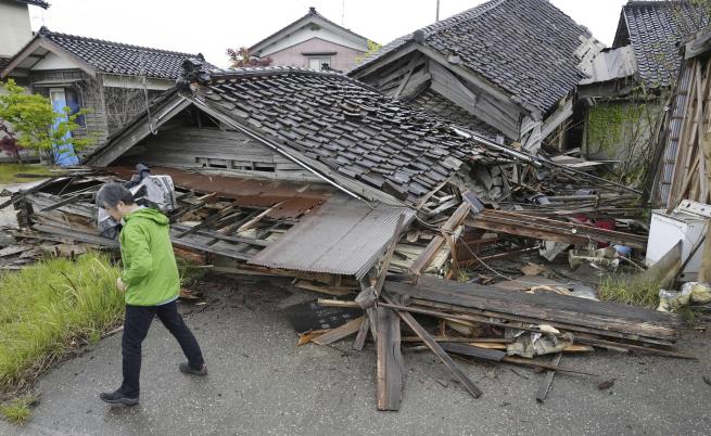 След силното земетресение в Япония: Има загинал и повече от 20 ранени (СНИМКИ)