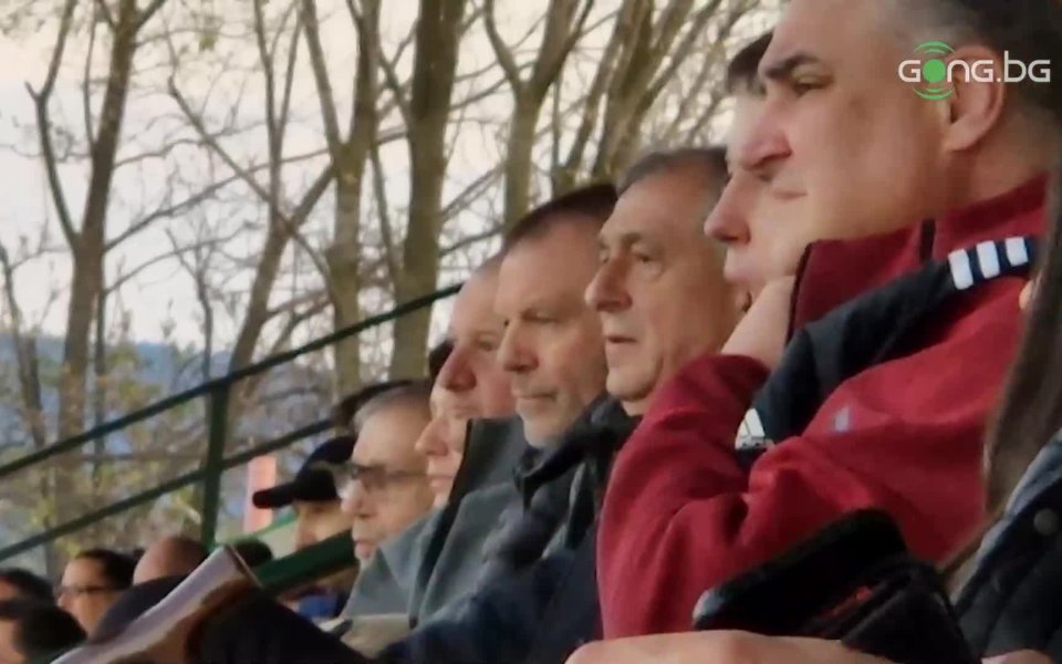 Още един от интересните зрители на стадиона в Бистрица е