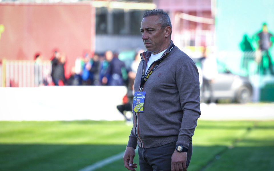 Треньорът на Черно море Илиан Илиев определи групата за гостуването