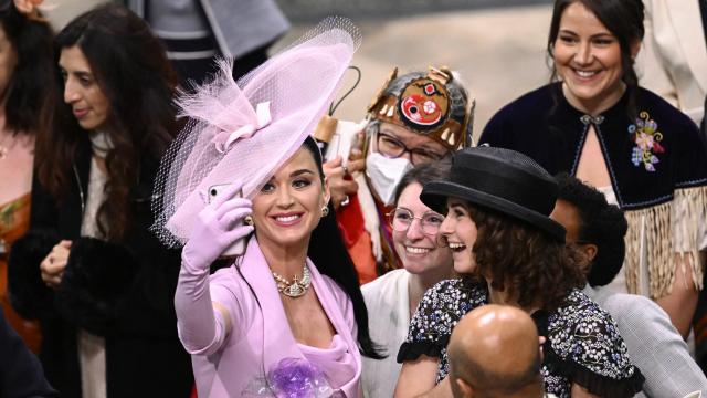 Иронизираха Кейти Пери след коронацията на Чарлз III