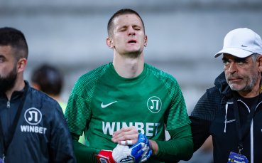 Вратарят на Локомотив Пловдив Динко Хоркаш е със счупен пръст