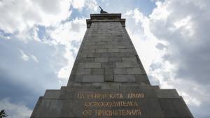 Паметникът на Съветската армия в сърцето на София отново стана