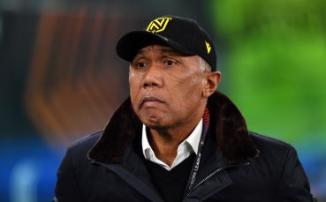 Нант уволни старши треньора Антоан Комбоар съобщи АФП Официално клубът