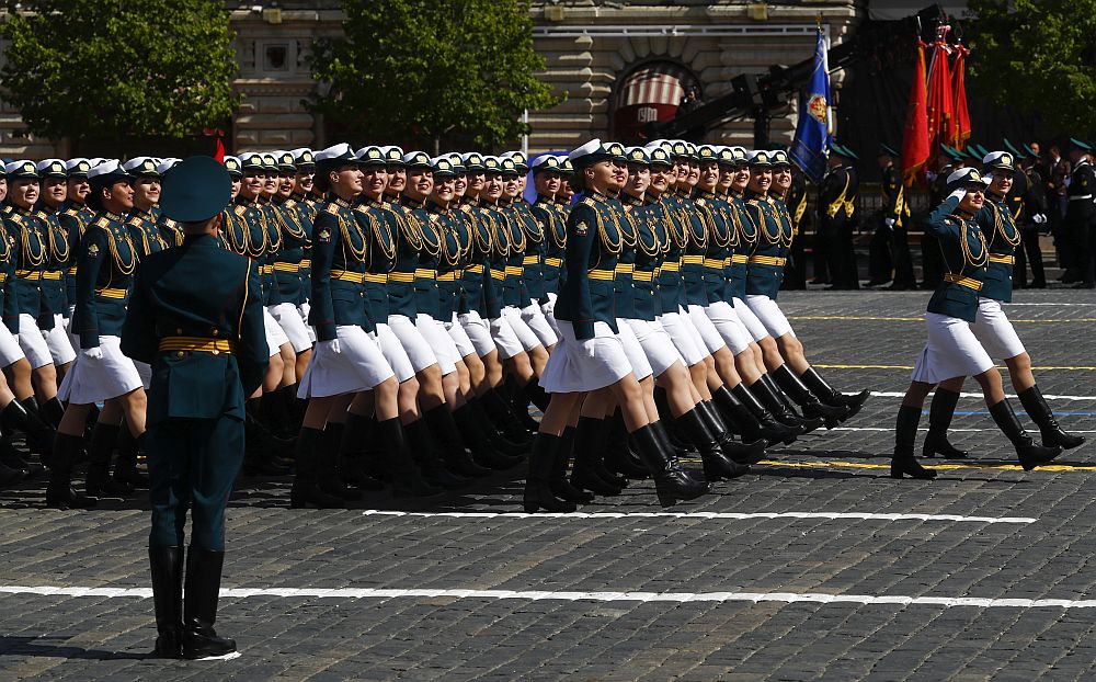 Жените в руската армия на парада на 9 май