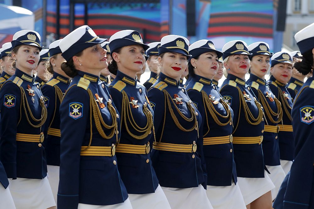 Жените в руската армия на парада на 9 май